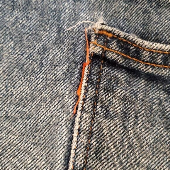 Vintage hi-waist broken in Levi's shorts - Picture 3 of 12